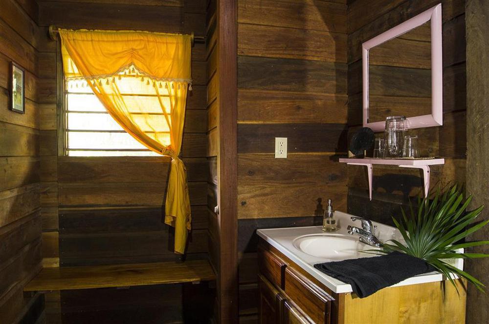 Itza Resort Long Caye Bilik gambar